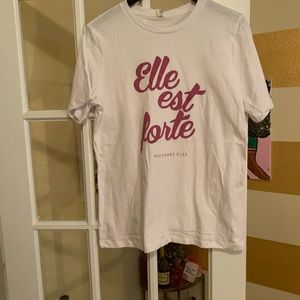 Elle es forte T-shirt